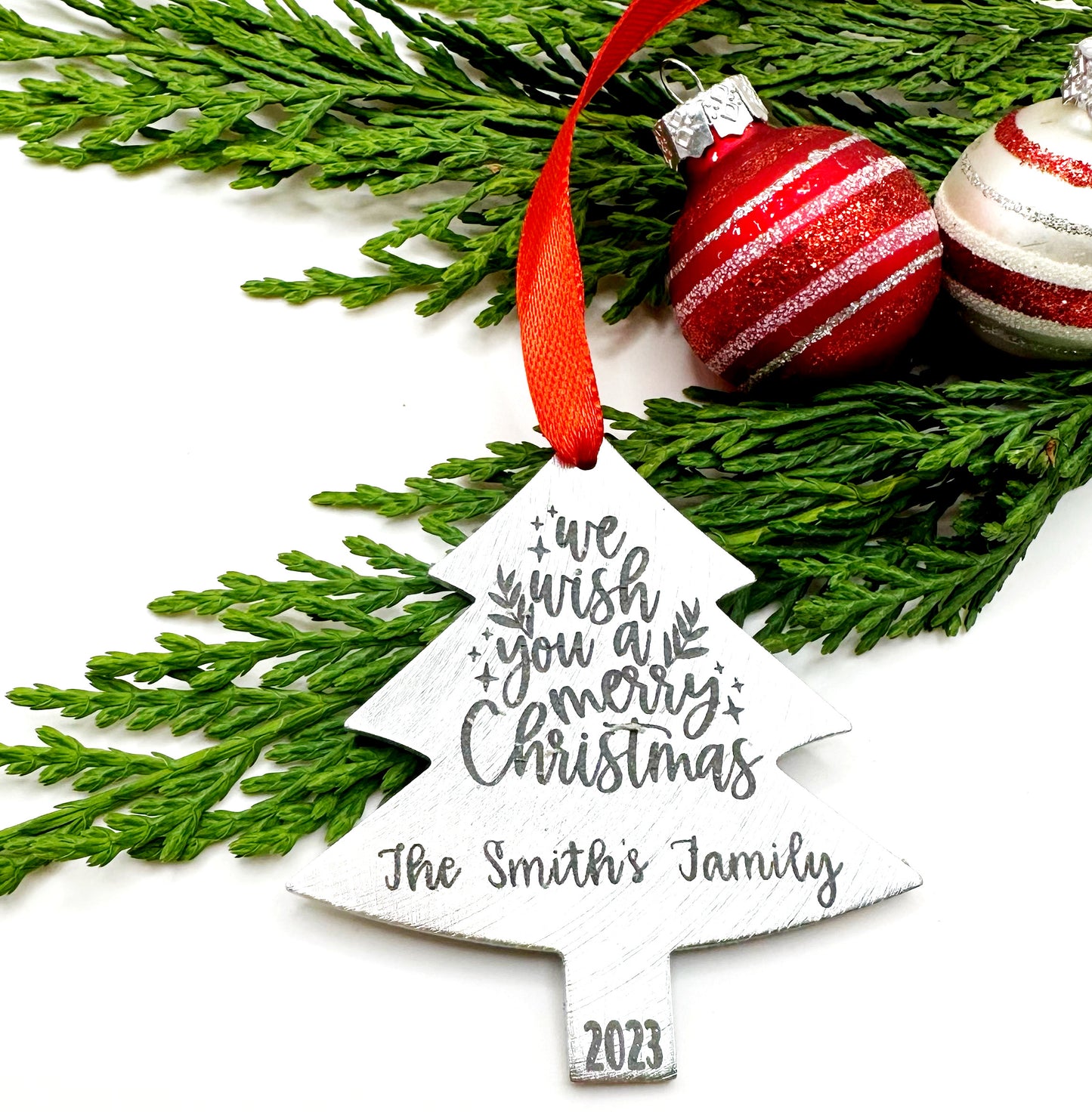 FREE CHRISTMAS TREE ORNAMENT