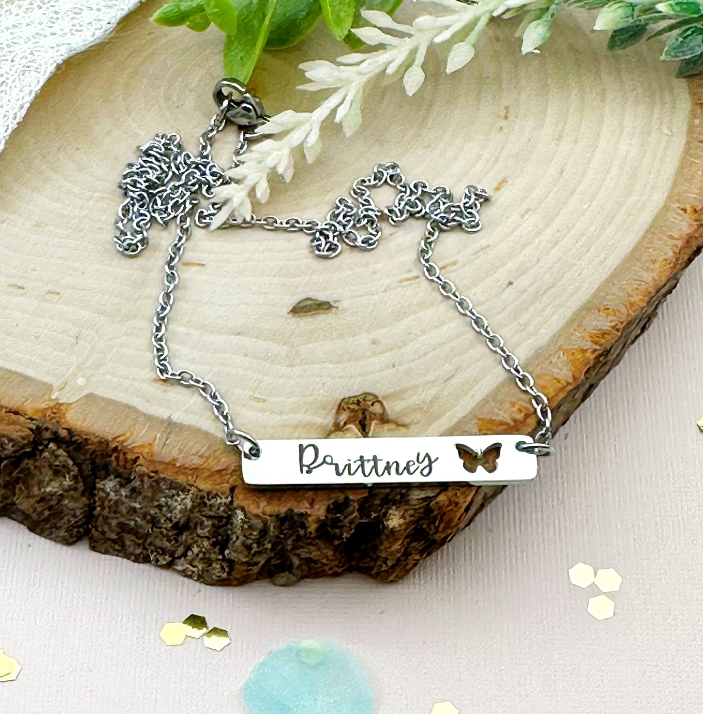 BUTTERFLY THICK BAR NECKLACE