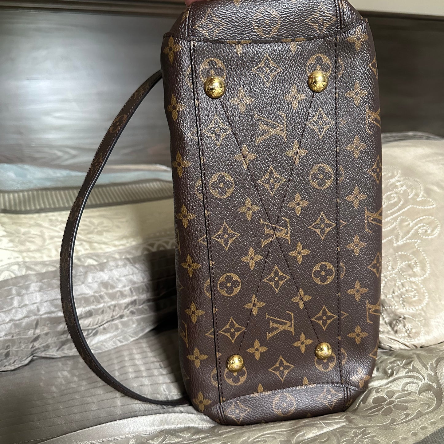Louis Vuitton Montaigne MM with shoulder strap