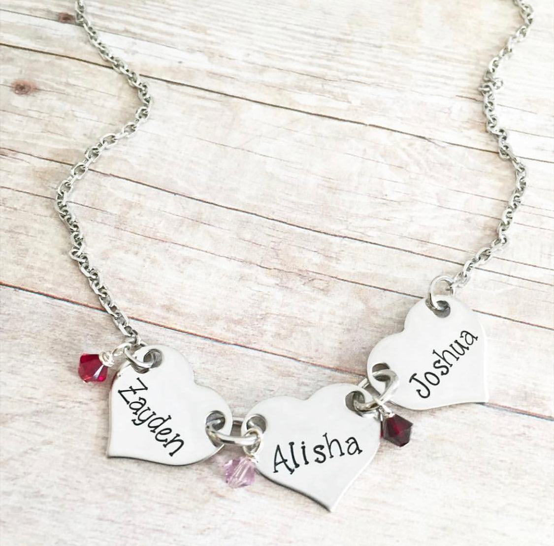 HEART CONNECTED NECKLACE WITH THREE HEARTS