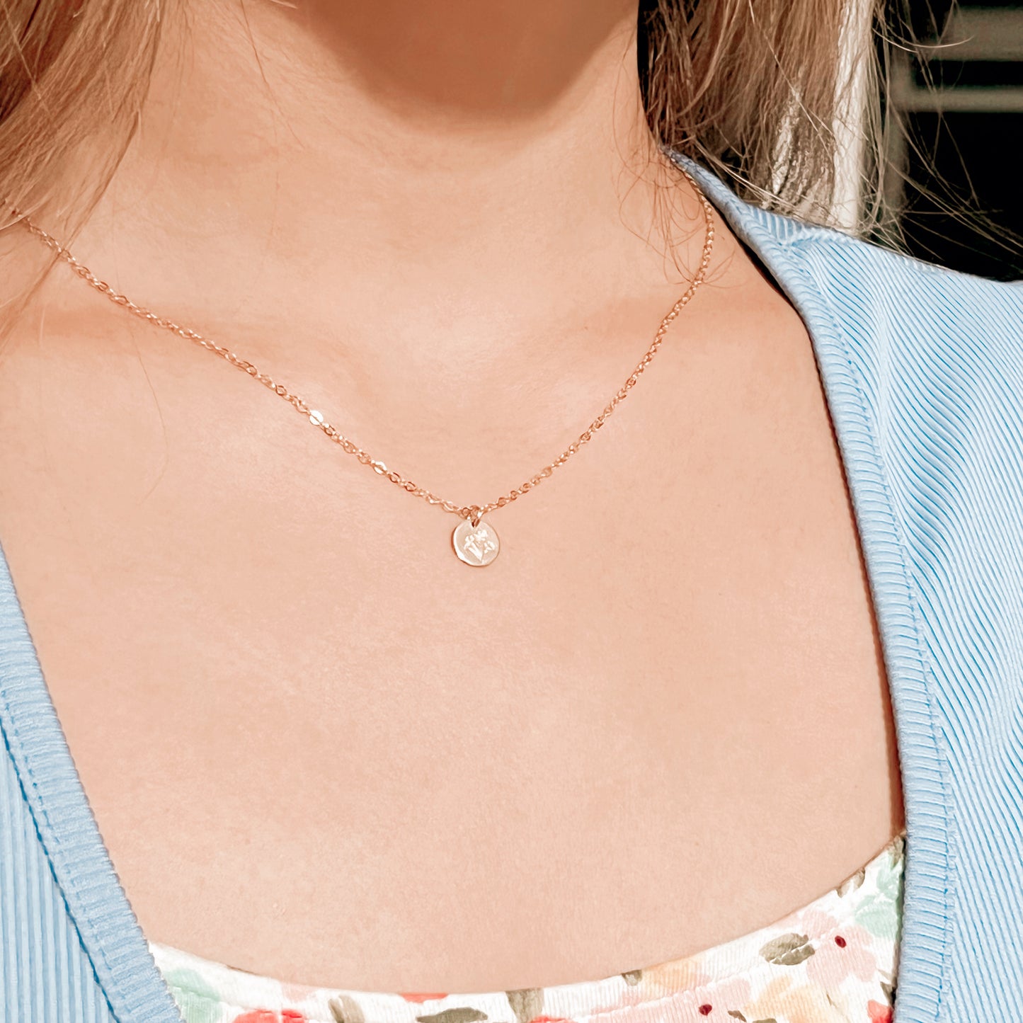 TINY BIRTH FLOWER MINIMALIST NECKLACE