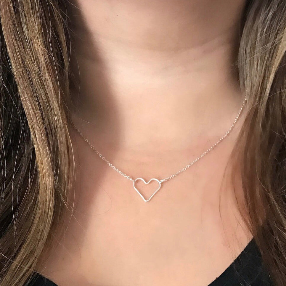 OPEN HEART MINIMALIST NECKLACE