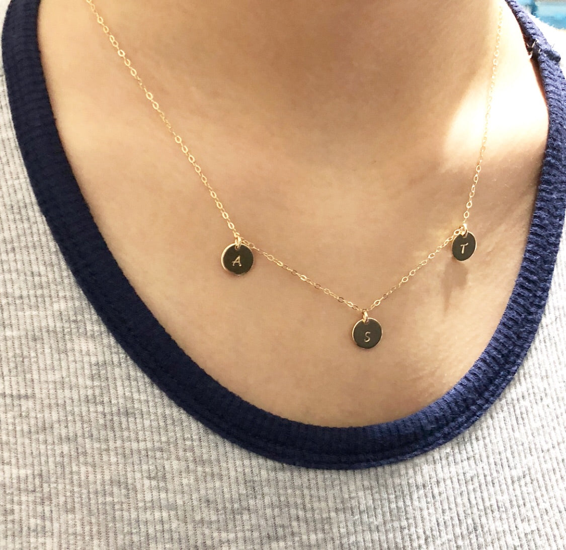 DAINTY DISK NECKLACE