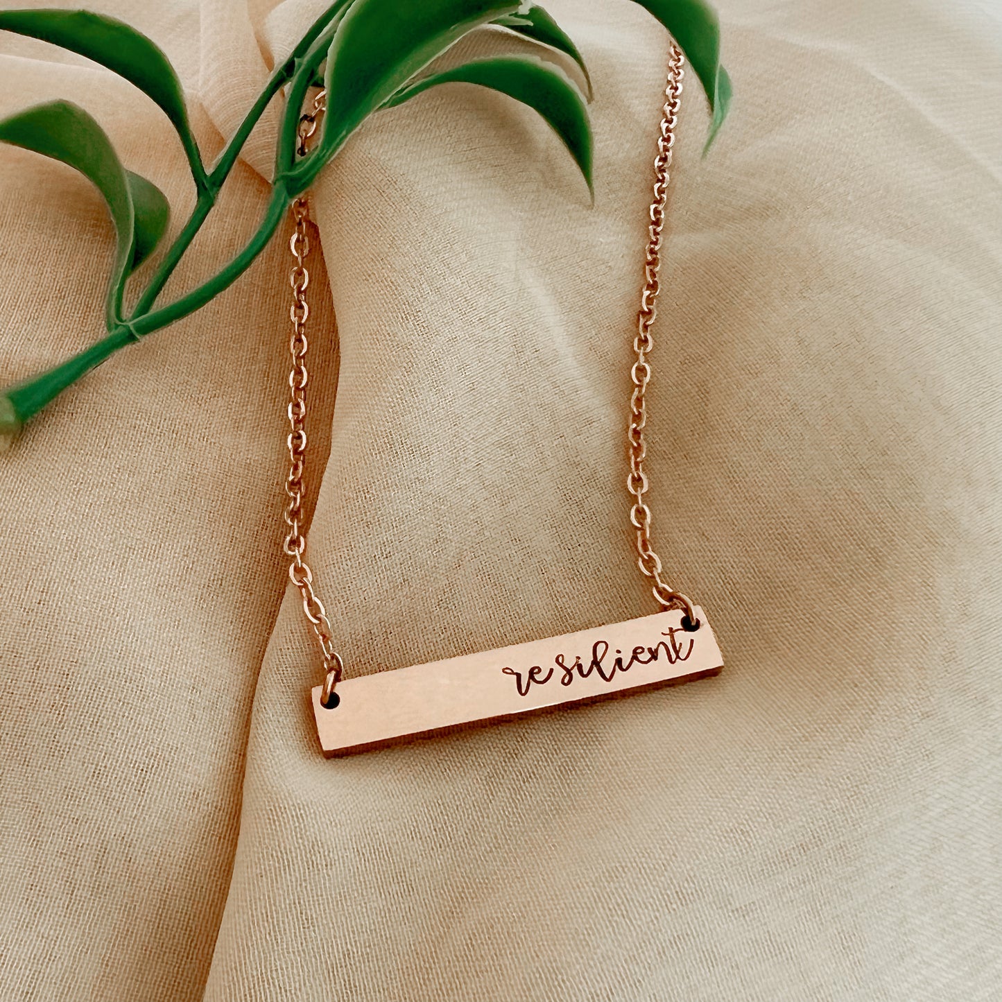 RESILIENT BAR NECKLACE