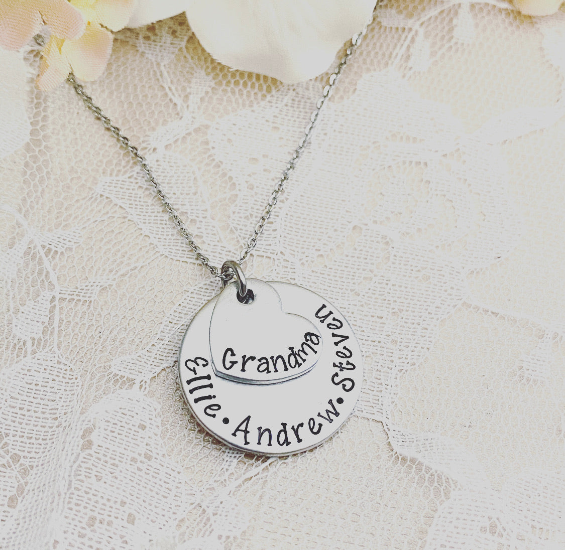 DISK & SIDE HEART NECKLACE