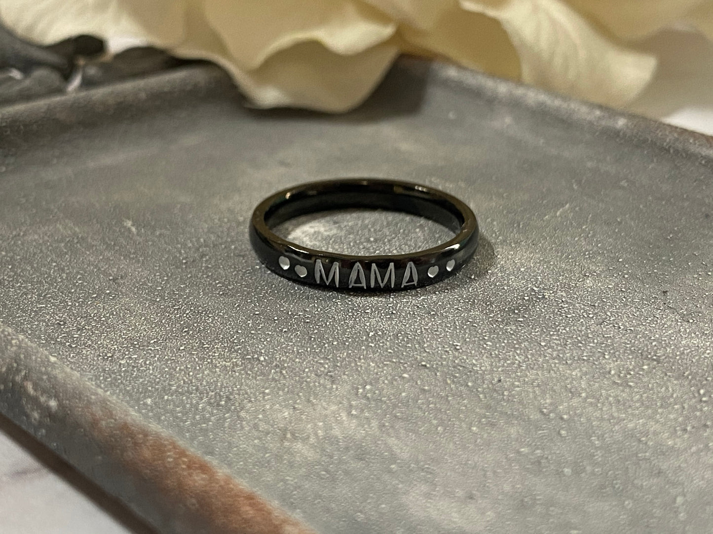 STACKABLE RING IN BLACK