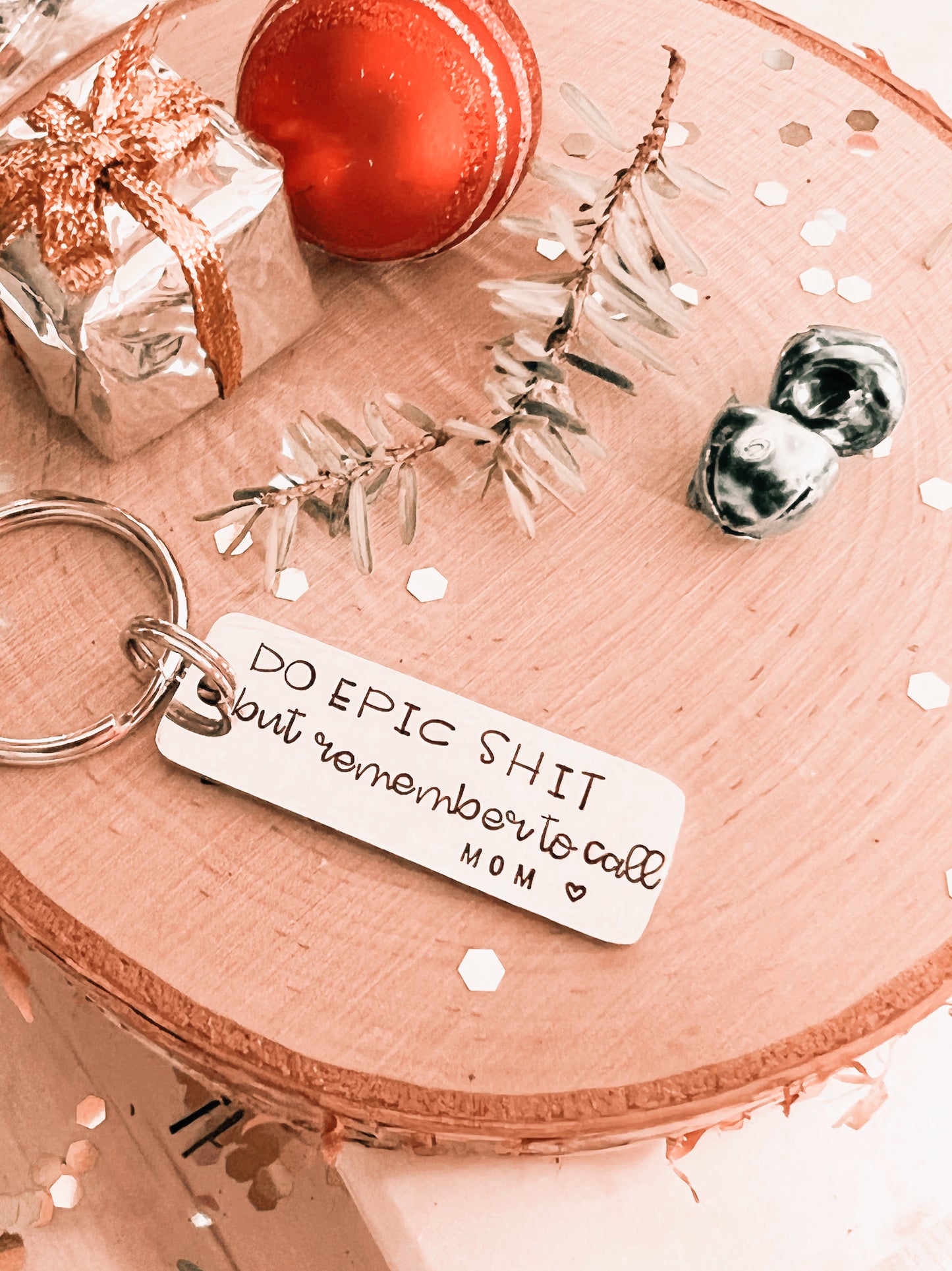 DO EPIC S**T KEYCHAIN