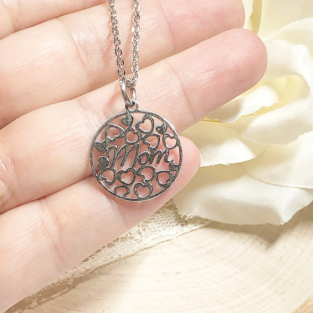 MOM DISK NECKLACE