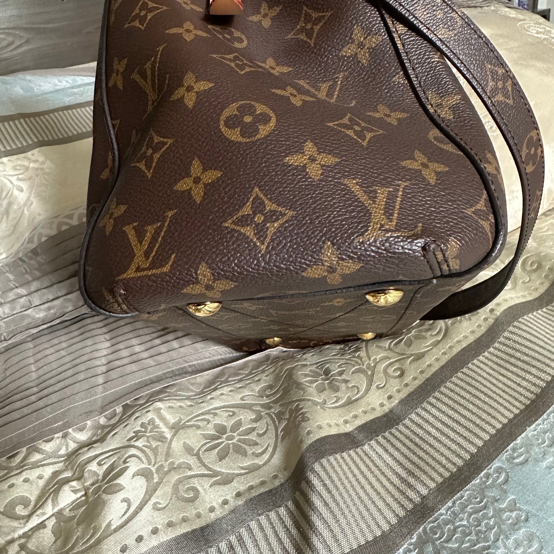 Louis Vuitton Montaigne MM with shoulder strap – Made with Love by Angie