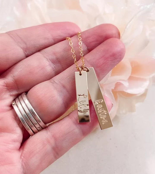 ALIZA VERTICAL BAR NECKLACE