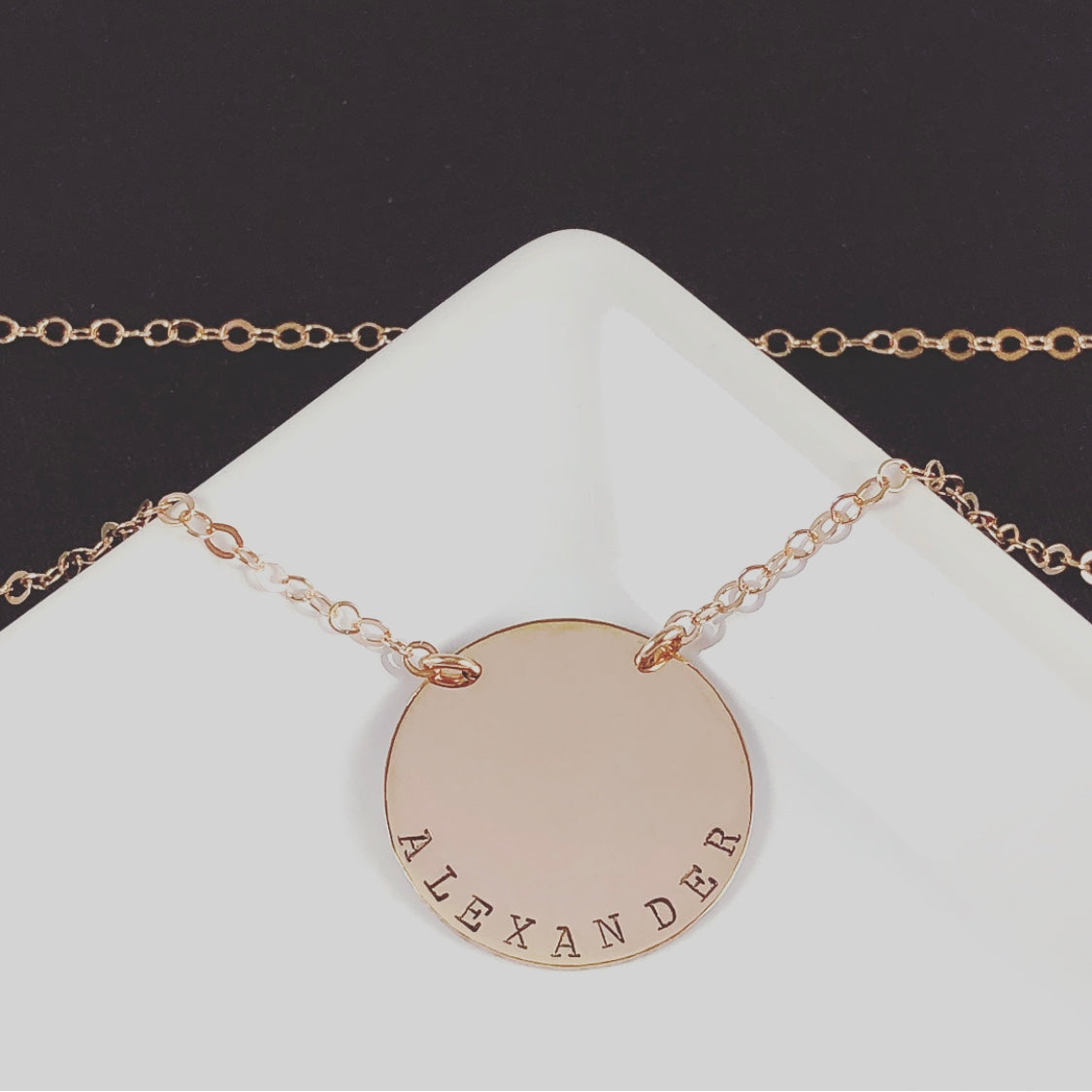 AMORE NECKLACE