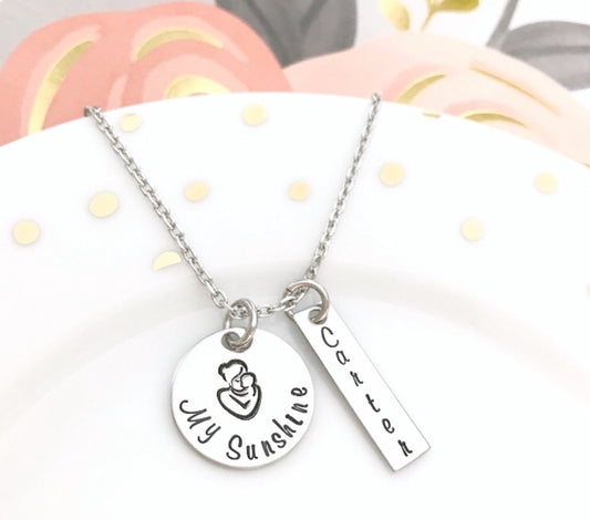 MOMS LOVE NECKLACE